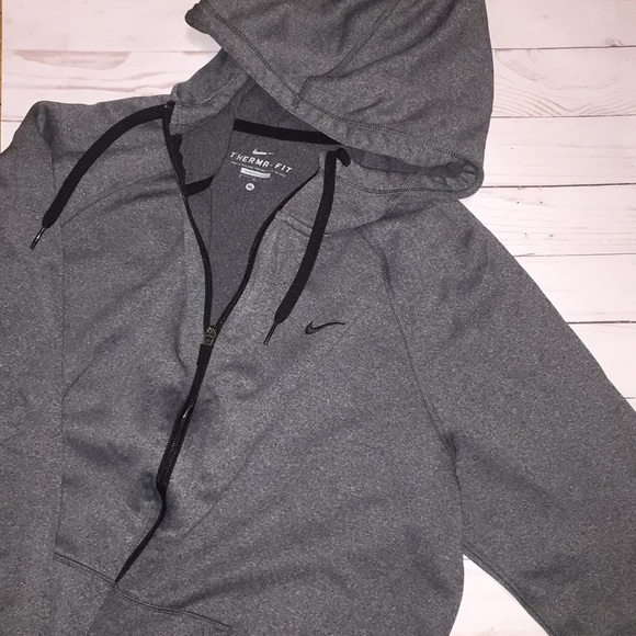 Nike Tops - Nike therma fit hoodie